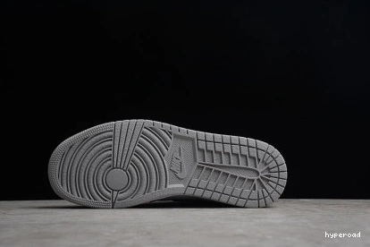 Hyperoad Jordan Grey” Smoke Air 1 “Light Mid 0706